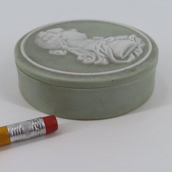 VTG Green Porcelain White Cameo Profile Historic Man Person Lidded Trinket Dish - Picture 8 of 11